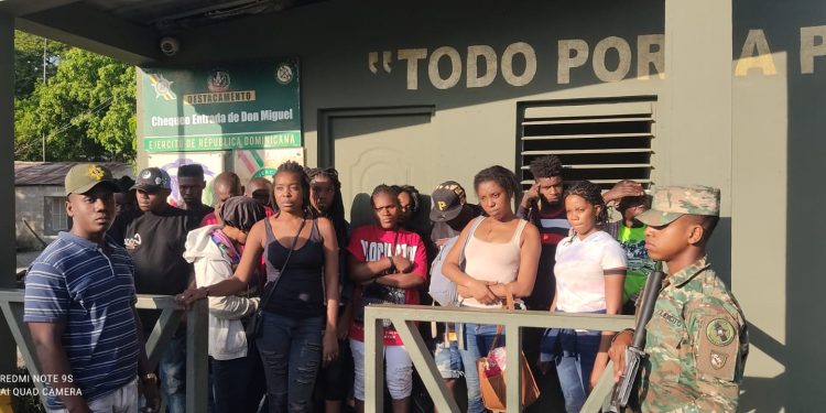 Arrestan otro grupo de 22 haitianos indocumentados en Dajabón