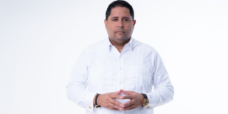 Eduardo Mallen: Omar levantó la mano a su padre, todos estamos encarrilados en el camino del liderazgo y experiencia que representa Leonel Fernández