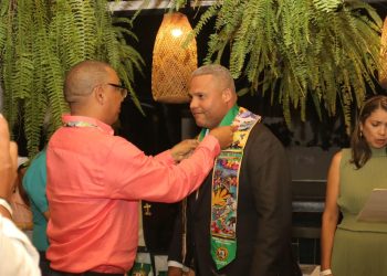 Diputado Willy Sánchez recibe Medalla Verde Internacional en Colombia