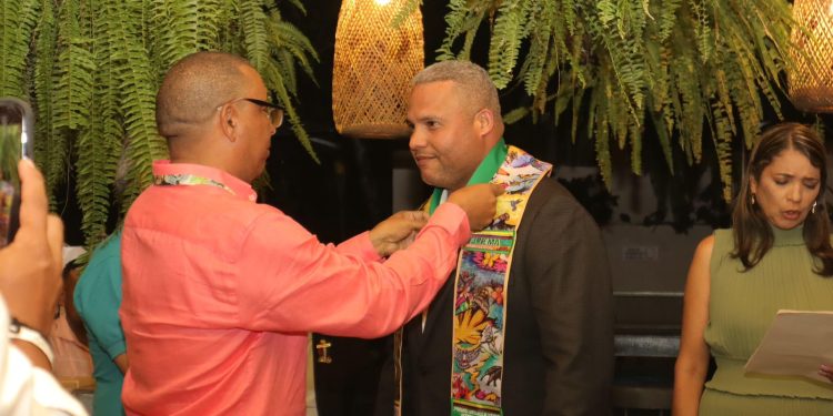 Diputado Willy Sánchez recibe Medalla Verde Internacional en Colombia