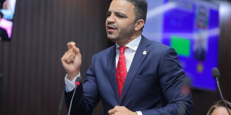 Diputado resalta compromiso democrático de Danilo Medina en diálogo por crisis haitiana