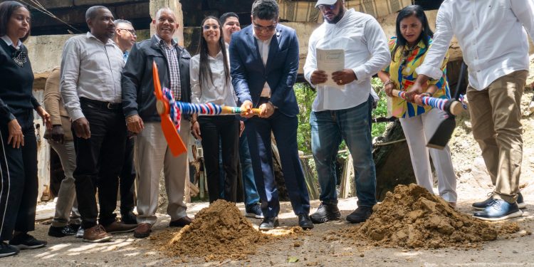 Alcalde Dío Astacio inicia obras del Presupuesto Participativo Municipal en Villa Duarte