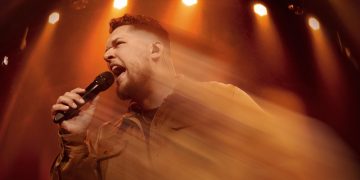 Henry Crespo presenta “Invencible”: canto de guerra y adoración al Dios que nunca pierde una batalla