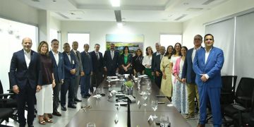 JCE presenta avances de la nueva cédula a Cámara Americana de Comercio