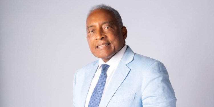 Cirujano dominicano Pablo Grullón recibe Honoris Causa en Panamá