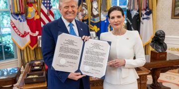 Embajadora en Washington presenta cartas credenciales a Donald Trump