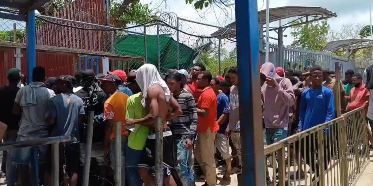 Migración detiene más de 2,000 indocumentados y repatría otros 1,055 en un solo día en todo el país