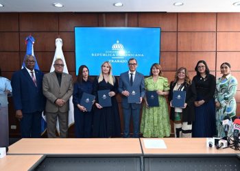 Ministerio de Trabajo y sector privado formalizan acuerdo para fomentar inserción laboral de personas en situación de vulnerabilidad