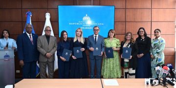 Ministerio de Trabajo y sector privado formalizan acuerdo para fomentar inserción laboral de personas en situación de vulnerabilidad