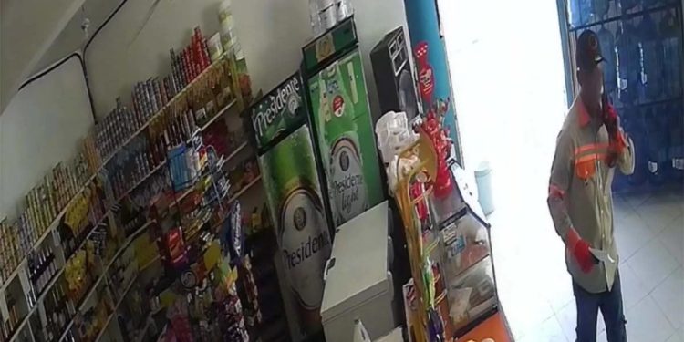 PN arresta hombre que se hacía pasar por contratista de Edeeste para chantajear negocios