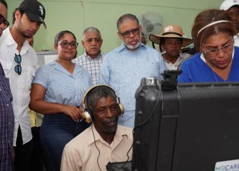 Desarrollo de la Comunidad lleva jornada asistencial y la telemedicina en Comendador