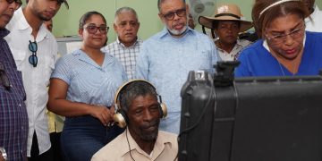 Desarrollo de la Comunidad lleva jornada asistencial y la telemedicina en Comendador