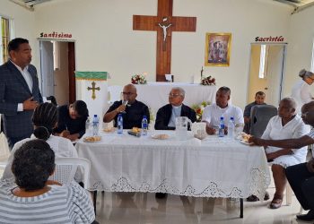 Francisco Ozoria Arzobispo de SD visita parroquia Espíritu Santo; llama a fortalecer la fe en Cristo