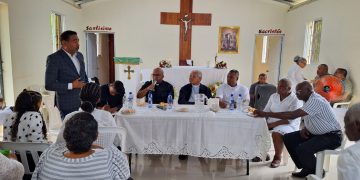 Francisco Ozoria Arzobispo de SD visita parroquia Espíritu Santo; llama a fortalecer la fe en Cristo