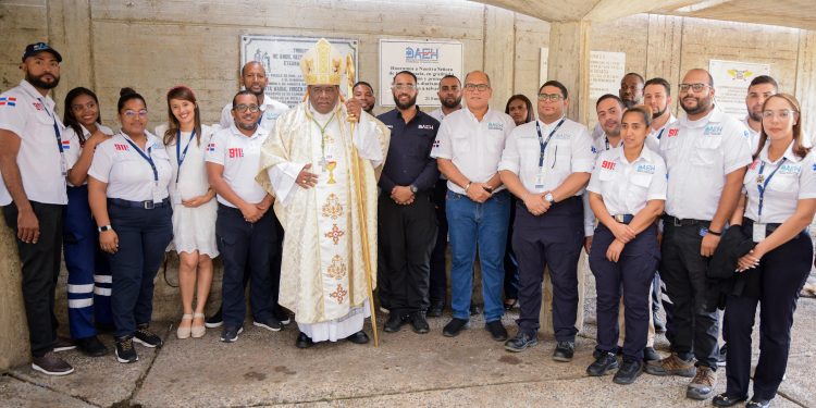 DAEH rinde homenaje a la Virgen de la Altagracia con colocación de tarja en la Catedral Basílica de Higüey