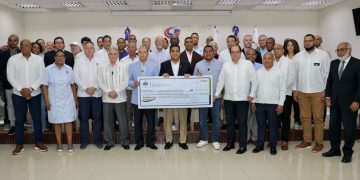 Ministro Kelvin Cruz entrega 220 millones para la preparación de atletas para los Juegos Santo Domingo 2026