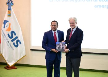 Superintendente de Seguros de Costa Rica propone replantear modelo asegurador ante desafíos globales