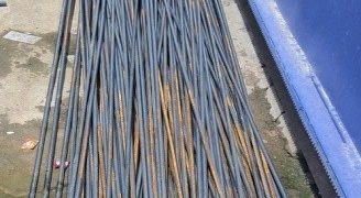 Policía apresa a dos hombres en Higüey y recupera 120 varillas y tres manifold de bronce sustraídos