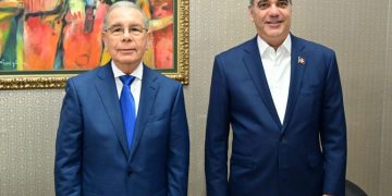 Abinader y Danilo se reunieron por más de una hora para darle seguimiento a diálogo sobre crisis haitiana