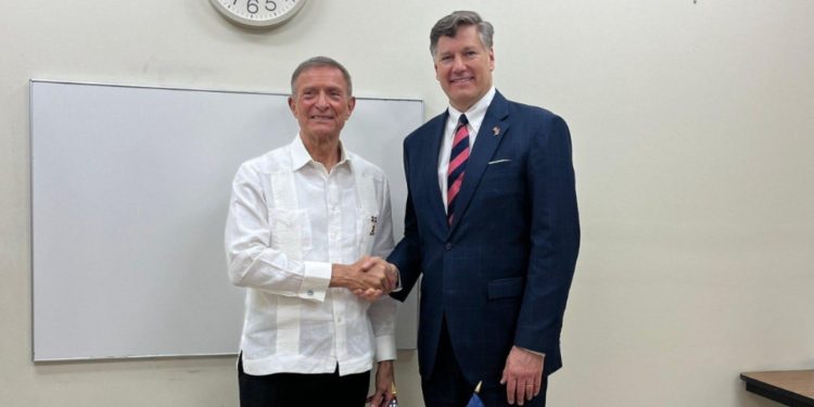 Canciller Roberto Álvarez sostiene reunión bilateral con el subsecretario de Estado de EE. UU., Christopher Landau