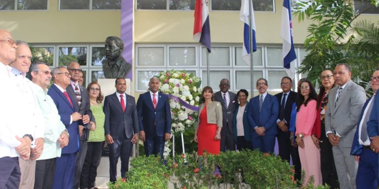 Facultad de Humanidades de la UASD inaugura primera Galería de Premios Nacionales vinculados a la academia