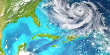 Temporada de huracanes 2025: 5 recomendaciones preventivas para mantener la operación de las empresas