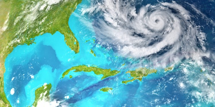 Temporada de huracanes 2025: 5 recomendaciones preventivas para mantener la operación de las empresas