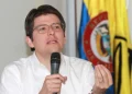 El senador Uribe Turbay permanece "en estado crítico" pero "estable", según parte médico