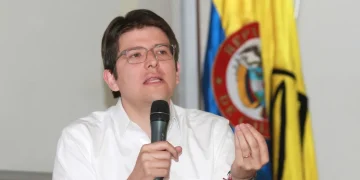 El senador Uribe Turbay permanece "en estado crítico" pero "estable", según parte médico