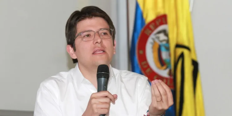 El senador Uribe Turbay permanece "en estado crítico" pero "estable", según parte médico