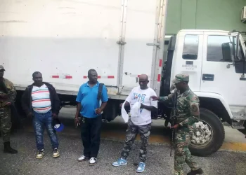 Arrestan nacional haitiano transportando compatriotas indocumentados en un camión en San Juan de la Maguana