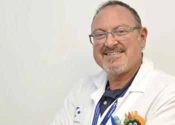 Amonestan a pediatra por atender a niña en fase terminal fuera de su horario laboral