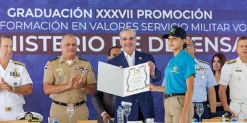 Abinader encabeza graduación de jóvenes del Servicio Militar Voluntario