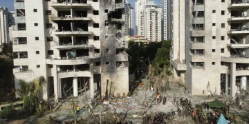 Al menos ocho muertos en una nueva oleada de ataques de Irán contra Israel