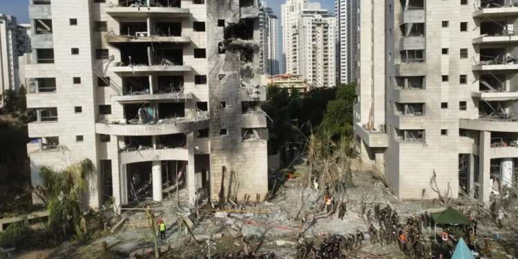 Al menos ocho muertos en una nueva oleada de ataques de Irán contra Israel