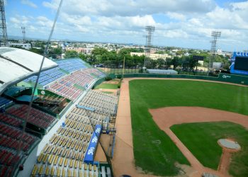 Abinader crea comisión para evaluar construcción de estadio de béisbol en el Ensanche La Fe