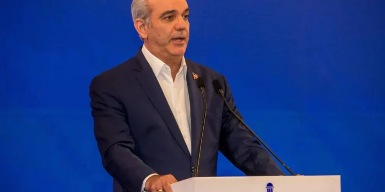 Abinader retoma este lunes LA Semanal tras pausa por viaje al exterior