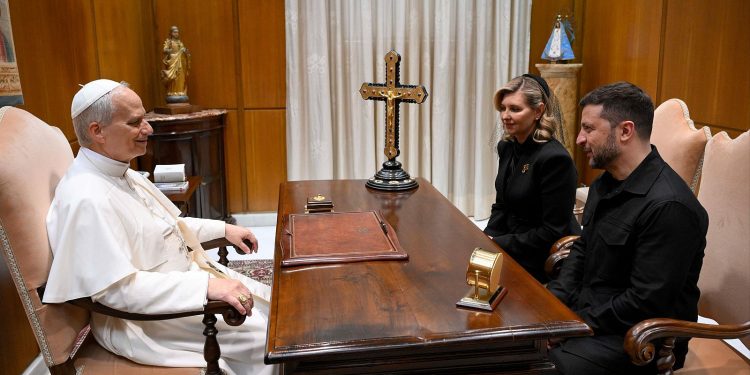 Zelensky llegó a Roma en busca de apoyo internacional: audiencia con León XIV y conferencia de reconstrucción de Ucrania
