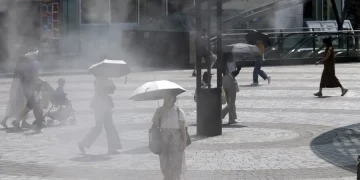 El calor mantiene en alerta a Japón y dejó 10 mil hospitalizados