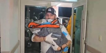 Alcalde atiende un parto en medio de una tormenta en el noreste de México