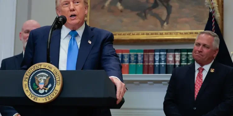 Trump celebra los aranceles: «Hacen que EEUU sea grande y rico de nuevo»