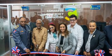 Alcalde Ramón Candelaria encabeza inauguración del Quiosco del Registro Mercantil en Boca Chica