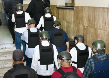 Cinco de 10 imputados en caso Lobo se declaran culpable de recibir soborno