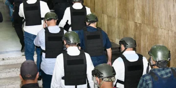 Cinco de 10 imputados en caso Lobo se declaran culpable de recibir soborno