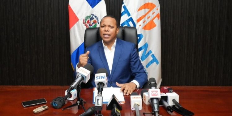 INTRANT aclara que no ha sido suspendido el proceso de licitación para la emisión de licencias de conducir