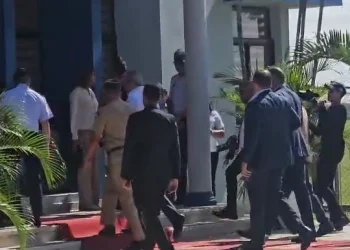Abinader supervisa inicio del ensamblaje de aviones militares "Hecho en RD"