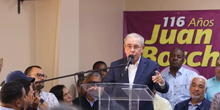 Danilo Medina en Puerto Plata: “Si ellos saben hacer oposición, que se quiten y nos dejen gobernar”