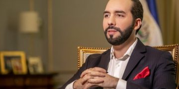 Nayib Bukele llama a consultas a su embajador en México por caso «falso» de narcoavioneta
