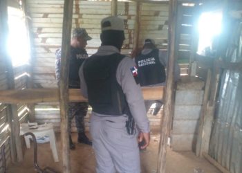 Policía ocupa armas ilegales, narcóticos y máquinas tragamonedas durante operativos simultáneos en Villa Mella y La Victoria, SDN