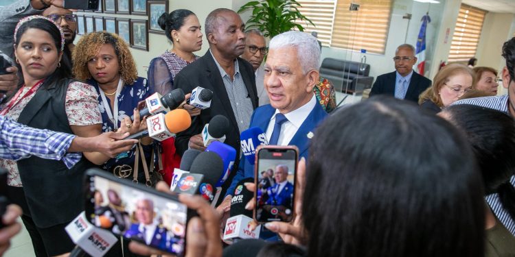 Ricardo de los Santos respalda advertencia de Abinader contra uso político de cargos públicos